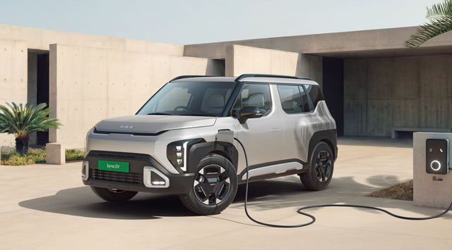 kia-syros-ev-launched-at-rs-799-lakh-with-baas-gets-526-km-range-trinity-panoramic-display-and-display