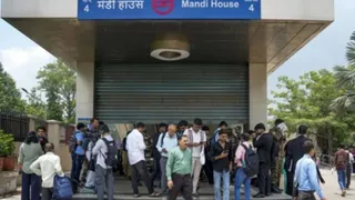 Delhi Metro Shutdown Brings Commuters To Halt, Cab Fares Skyrocket Amid Internet Curbs