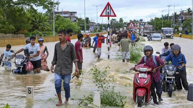 gujarat-floods-army-ndrf-deployed-as-kim-river-overflows-hundreds-evacuated