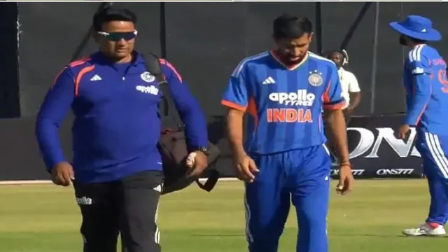 ind-vs-zim-massive-injury-scare-for-india-as-star-player-leaves-field-midway-during-2nd-t20i-vs-zimbabwe