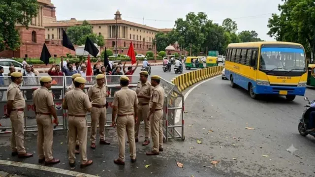 cjp-protest-delhi-schools-move-to-hybrid-classes-as-demonstrations-disrupt-traffic-near-jantar-mantar-metro-stations-closed