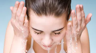 5 Best Face Washes For Monsoon For Acne-Prone Skin Under 500 In 2026