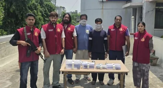 delhi-police-arrest-two-in-pak-isi-linked-terror-and-arms-smuggling-network-foreign-arms-82-cartridges-seized