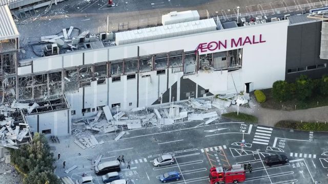 japan-earthquake-triggers-explosion-at-aeon-mall-kumamoto-in-kashima-town-several-trapped-feared-dead
