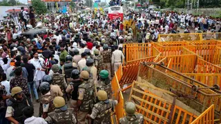 Bhopal Protest: Farmers Clash With Police On Narmadapuram Highway; Ministerial Panel Formed For Talks | Watch