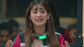 Did Shivangi Joshi Lie On Lock Upp Season 2? Internet Digs Up Past Clips About Father’s Background