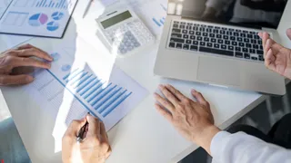 Bootstrapping vs Funding: Which Is Better For Startups?