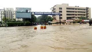 Gujarat Weather: Heavy Rain Alert In Surat, Vadodara Till Aug 1; Schools, Colleges Closed In Bhavnagar Amid Red Alert
