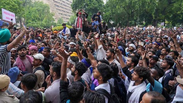 cjp-protest-delhi-police-firm-on-21-firs-during-chalo-sansad-march-violence-says-cases-wont-be-withdrawn