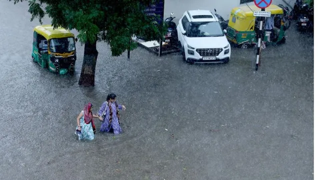 gujarat-rain-imd-issues-red-alert-for-ahmedabad-vadodara-13-other-districts-orange-alert-for-21-districts