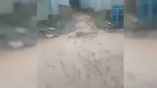 J-K: Heavy Rains, Cloudburst Trigger Flash Floods In Ganderbal; Homes, Shops Submerged, Residents Forced To Flee

