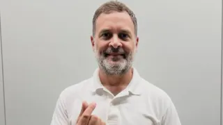 'Still A Student': Rahul Gandhi Wishes Friendship Day With Korean 'Finger Heart'; Netizens Say 'Bro Entering Gen Z Era'