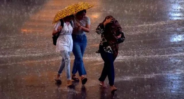 up-weather-alert-heavy-rain-thunderstorms-likely-across-several-districts-over-next-5-days-check-forecast