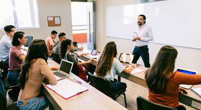 how-gen-z-students-are-becoming-aismart-instead-of-aidependent-in-2026