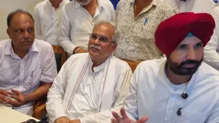 Punjab Congress Infighting Escalates: Pro-Channi Slogans Disrupt Bathinda Meet; Warring Says 'I Will Not Resign'
