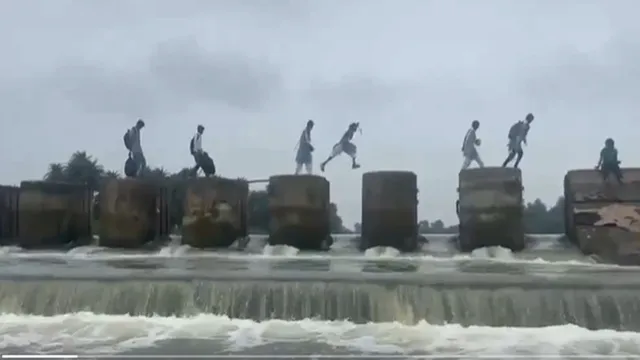 mp-vidisha-children-cross-betwa-dam-by-jumping-between-pillars-to-go-to-school-chilling-video-emerges