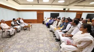 'Increase Interaction With Youth': PM Modi Advises Newly Elected NDA MPs At Breakfast Meet
