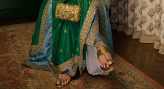 5 Footwear Colours That Look Best With Green Sarees And Suits