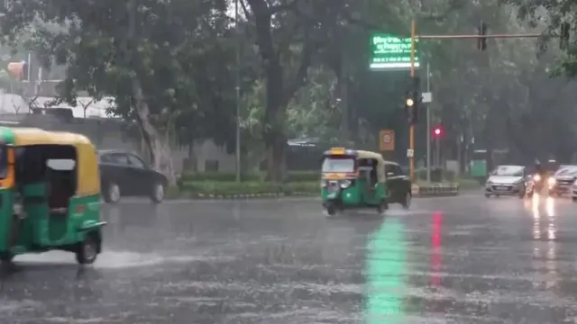 delhi-ncr-weather-light-rain-lashes-capital-imd-issues-yellow-alert-check-forecast-till-august-12