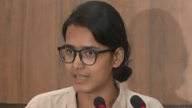 faced-pellet-guns-batons-aisa-leader-neha-bora-after-ink-thrown-at-her-during-jharkhand-students-protest-one-detained