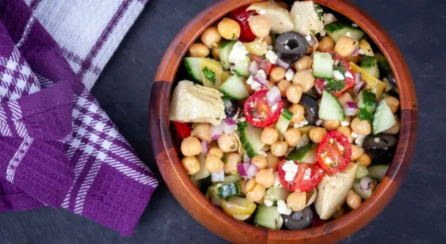 high-protein-chickpea-salad-recipe-for-a-light-and-scrumptious-rainy-day-lunch