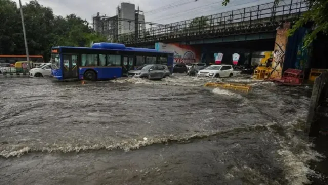 weather-update-heavy-rain-likely-in-bengal-odisha-13-other-states-check-forecast-for-up-bihar