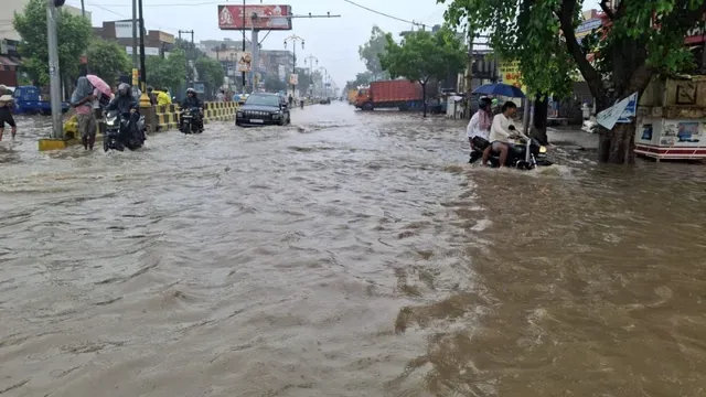 gurugram-rains-work-from-home-issued-for-private-employees-check-traffic-advisory-and-key-helplines-amid-downpour