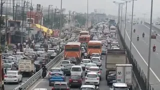 ghaziabad-traffic-a-12-km-jam-on-nh-9-vehicles-come-to-standstill-gt-road-roads-linking-rajnagar-extension