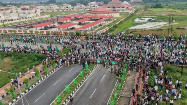 jharkhand-students-protest-bjp-calls-for-statewide-bandh-over-police-action-over-protestors-demand-for-cbi-probe-devendra-nath-mahato-jpsc-and-jssc-aspirants-i