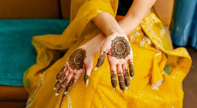 beautiful-mandala-mehndi-designs-to-try-this-hariyali-teej-2026