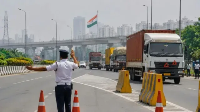 delhi-traffic-advisory-for-independence-day-key-roads-near-red-fort-closed-on-august-15-check-alternative-routes-timing