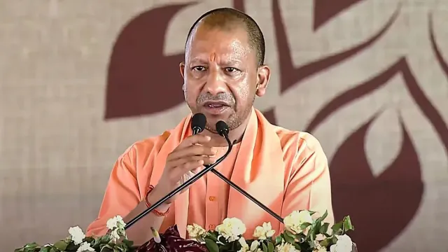 up-govt-expands-cashless-treatment-to-private-school-teachers-announces-rs-1200-aid-for-10-lakh-students-check-details