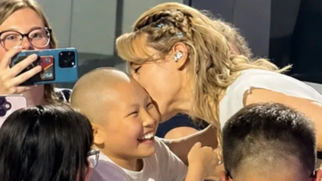 bts-jimin-wins-hearts-with-this-sweet-gesture-for-a-young-cancer-patient-at-us-concert-video