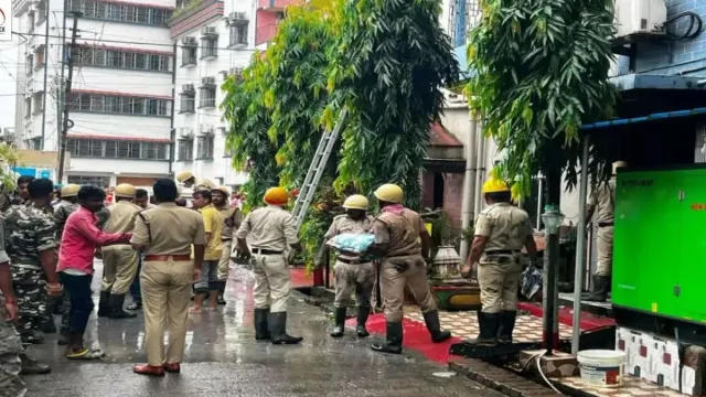 bengal-hotel-fire-5-killed-many-injured-at-tarapith-hotel-in-birbhum
