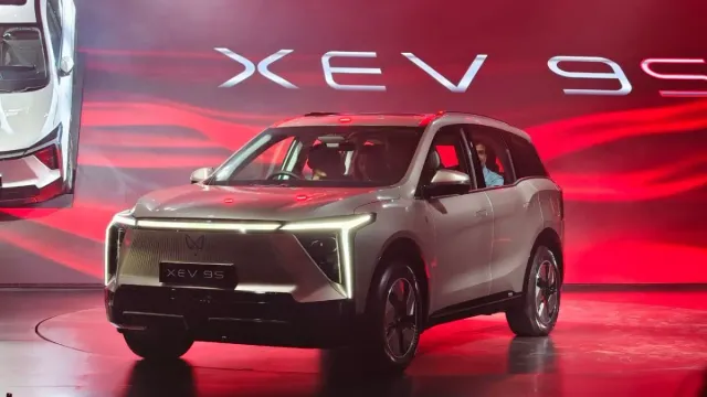 mahindra-xev-9s-6-seater-launched-at-rs-25-25-lakh-gets-captain-seats-up-to-679-km-range-and-more
