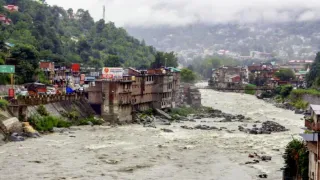 Himachal Monsoon Fury: Orange Alert In 7 Districts, Heavy Rain Likely Till August 21; Check IMD Forecast