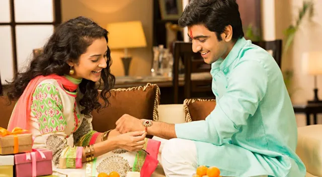 raksha-bandhan-2026-best-rakhi-gifts-for-married-sisters-under-2000-rupees