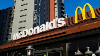 Cockroaches, Synthetic Cheese, Dirty Kitchens: Maharashtra FDA Suspends Licences Of McDonald's, Radio Club, Other Outlets
