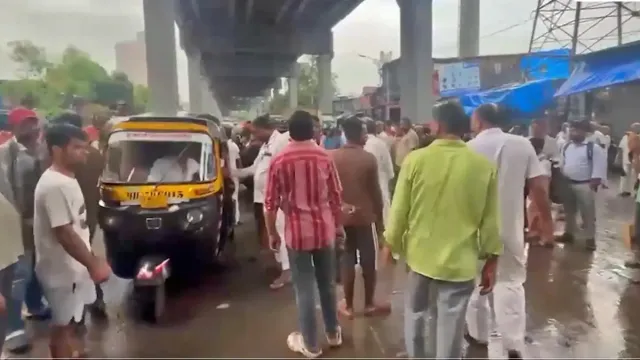 mumbai-non-marathi-auto-drivers-block-kandivali-link-road-over-mandatory-marathi-crackdown-harassment