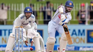 ind-vs-sl-2nd-test-sonal-dinusha-stands-tall-as-sri-lanka-frustrate-india-on-day-3
