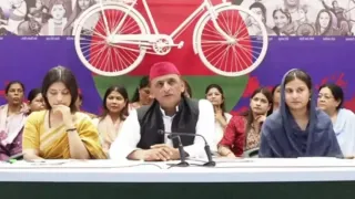 Akhilesh Yadav Announces Rs 40,000 Yearly To All UP Women Ahead Of Assembly Polls