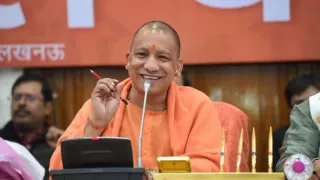 25-lakh-youth-to-get-free-tablets-in-up-yogi-adityanath-government-big-announcement-for-genz