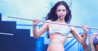blackpink-jennie-fallen-angel-teaser-sparks-plagiarism-row-netizens-spot-ariana-grande-similarities