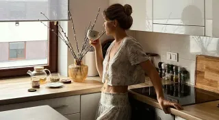 Beyond The 9-To-6 Job: 5 Game-Changing Morning Habits For Working Women