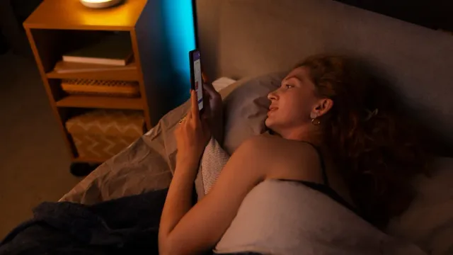 stop-doomscrolling-before-bed-try-these-5-ayurvedic-nighttime-habits-for-restful-sleep