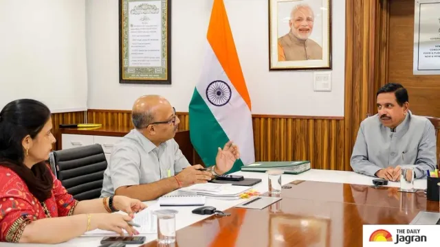 education-minister-pralhad-joshi-reviews-progress-on-education-ministry-directives-ongoing-initiatives