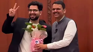 Samay Raina Asks Maharashtra CM For Biscuit After Felicitation, Netizens Say 'Yeh Nahi Sudhrega' | WATCH