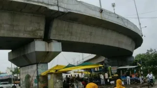many-dead-several-injured-as-lucknow-indore-sleeper-bus-crashes-off-bridge-on-mps-biaora-bypass