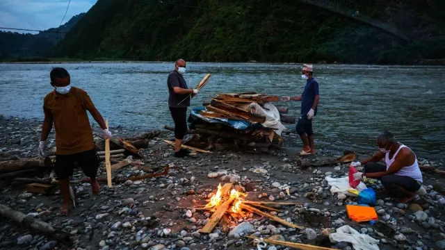 nepal-floods-day-5-updates-death-toll-rises-to-over-900-many-indians-missing-900-workers-trapped-at-hydro-projects-latest-nepal-news