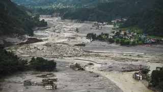 early-signals-of-nepal-glacier-burst-ignored-report-reveals-brown-meltwater-bedrock-cracks-claiming-thousands-of-lives-in-floods